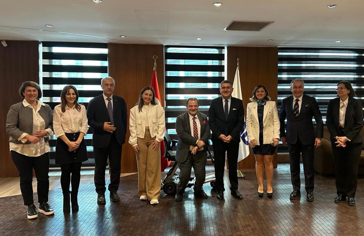 Dışyönder Yönetim Kurulu Üyelerimiz, Tüsiad Başkanı Sn. Orhan Turan’a ziyarette bulundu.