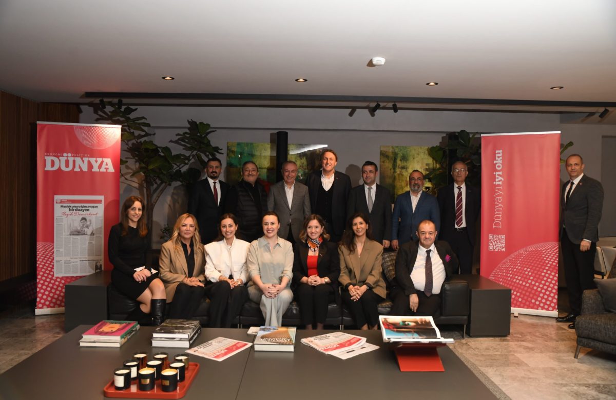 Dışyönder Yönetim Kurulu Üyelerimiz ve Dünya Gazetesi Ceo’su Sn. Burcu Kösem ile Dünya Gazetesi’nin gerçekleştirdiği iftar daveti